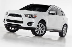 Mitsubishi Outlander Sport 2013 года